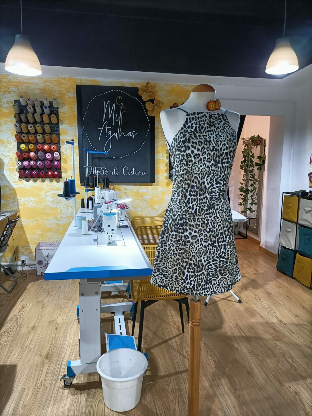 Vestido Curto Animal Print – Estilo e Ousadia