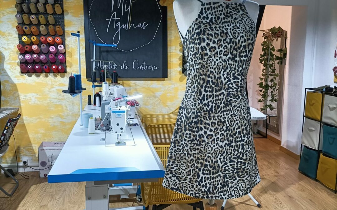 Vestido Curto Animal Print – Estilo e Ousadia