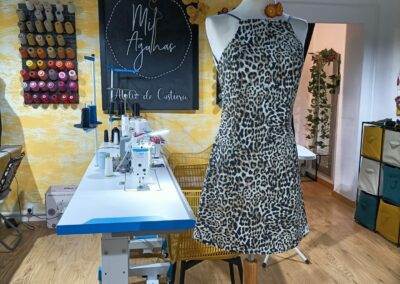 Vestido Curto Animal Print – Estilo e Ousadia