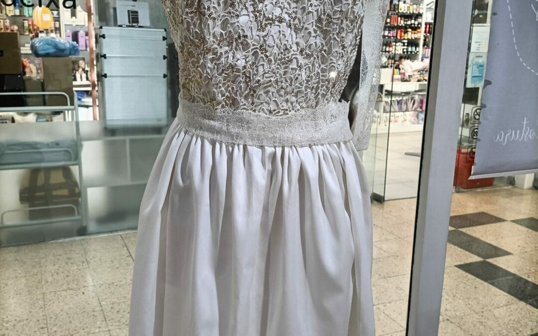 Vestido Branco com Renda