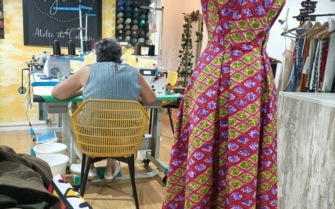 Vestido Longo Estampado em Coração Transpassado