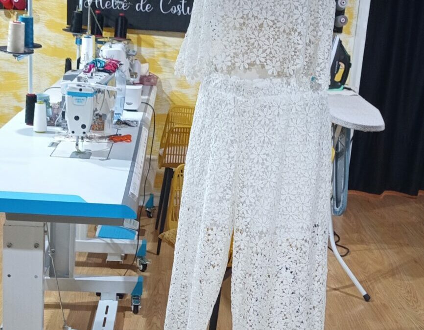 Conjunto Branco em Renda – Leveza e Delicadeza