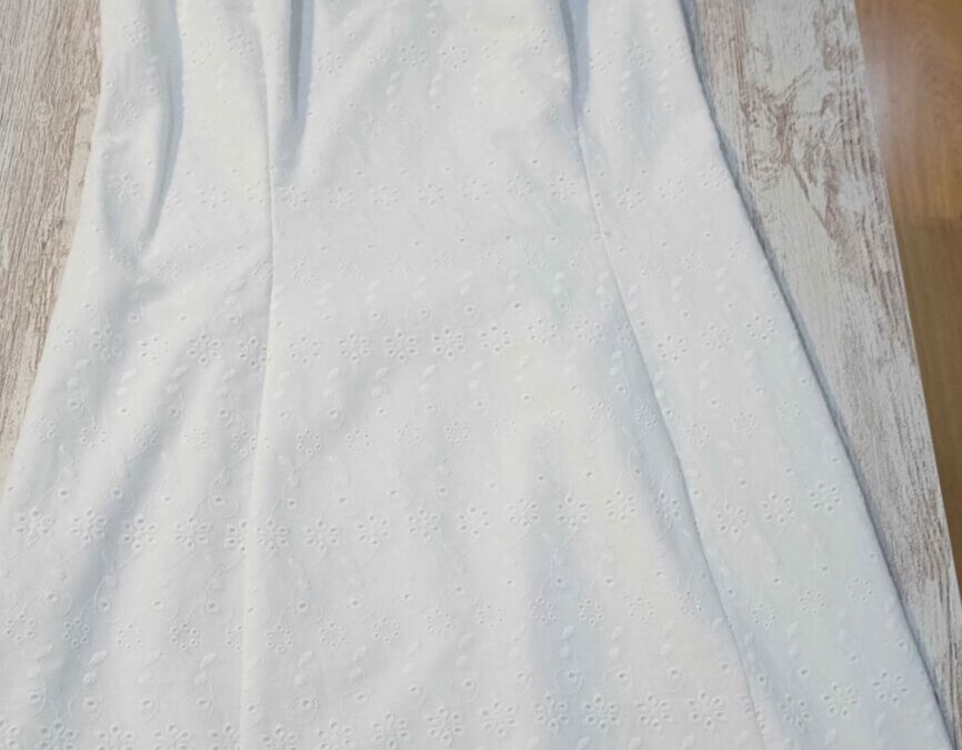 Vestido Branco de Verão: Leveza e Charme para os Dias Quentes