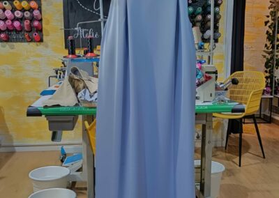 Elegância em Azul Serenidade: O Vestido de Cerimónia Nascido no Nosso Ateliê
