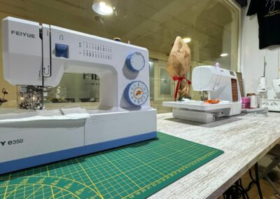 Mais do que um Curso: Uma Experiência de Costura Profissional com Equipamento de Nova Geração